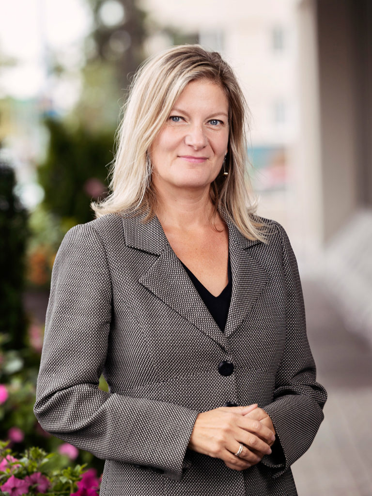 Jahna Lindemuth Cashion Gilmore & Lindemuth